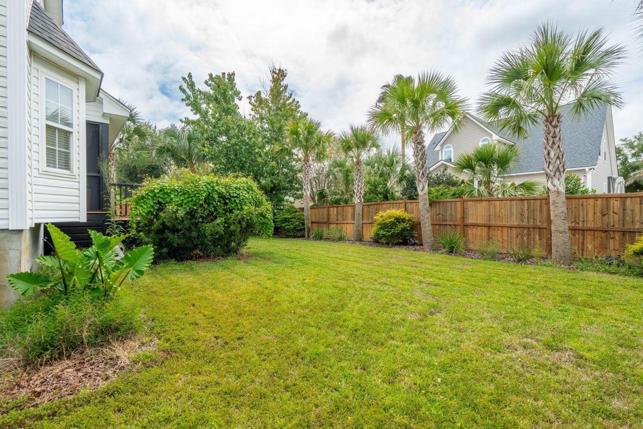 1717 Lotus Lane Photo 52