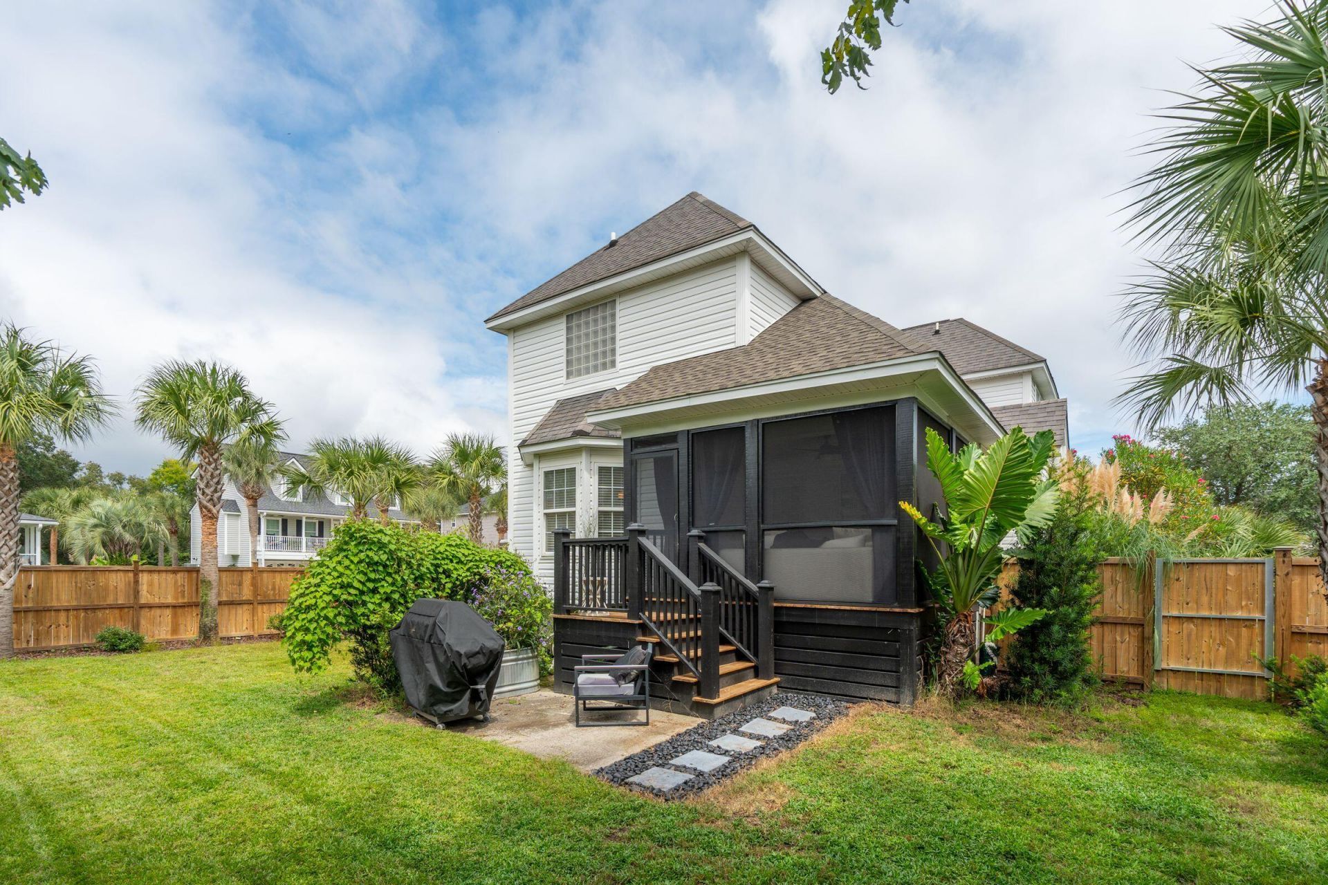 1717 Lotus Lane Photo 6