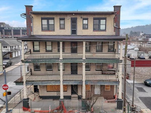 200 W LANCASTER AVENUE, READING, PA 19607