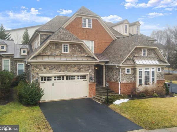 47672 PAULSEN SQUARE, STERLING, VA 20165