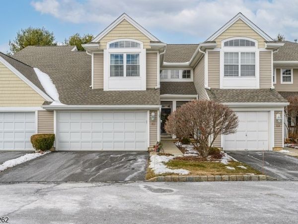 1329 Eagles Nest Ct, Lopatcong, NJ 08886