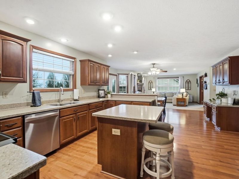 465 Carillion Drive, Springfield, OH 45503 Photo 24