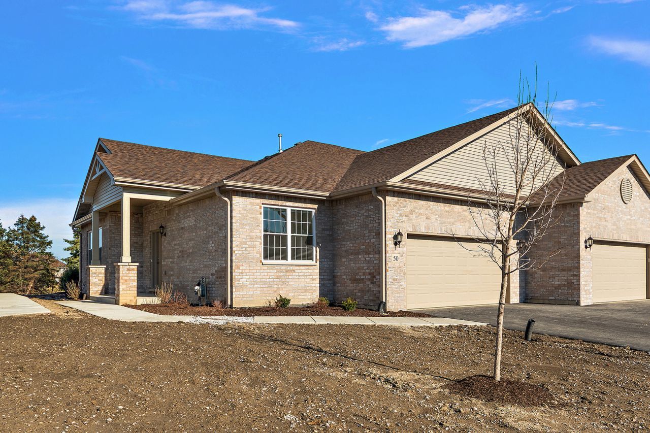 50 Olympus Drive, Tinley Park, IL 60477 Main Photo