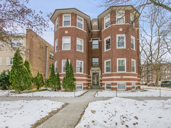 1647 W Sherwin Avenue, Unit 1, Chicago, IL 60626