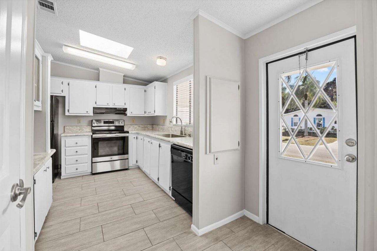 8530 Leadtree Court, Port Saint Lucie, FL 34952 Photo