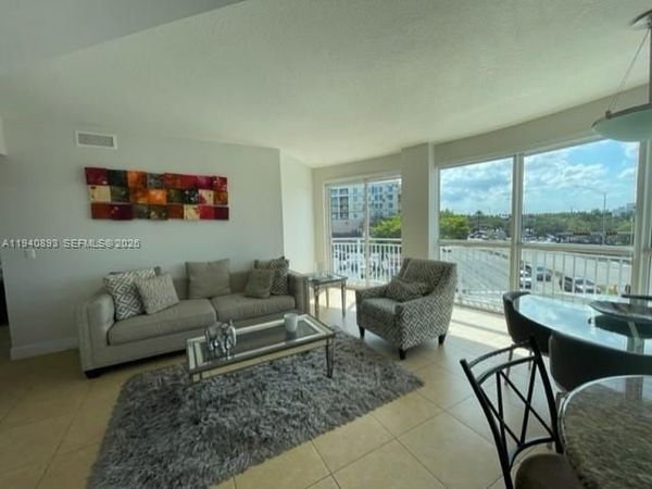 7270 SW 88th St , Unit B203, Miami, FL 33156