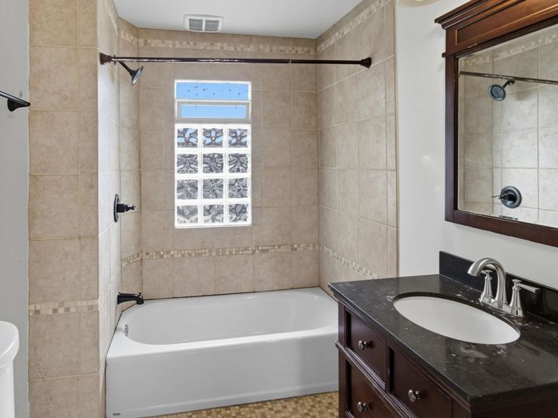 44 W Pacemont Road, Columbus, OH 43202 Photo 23