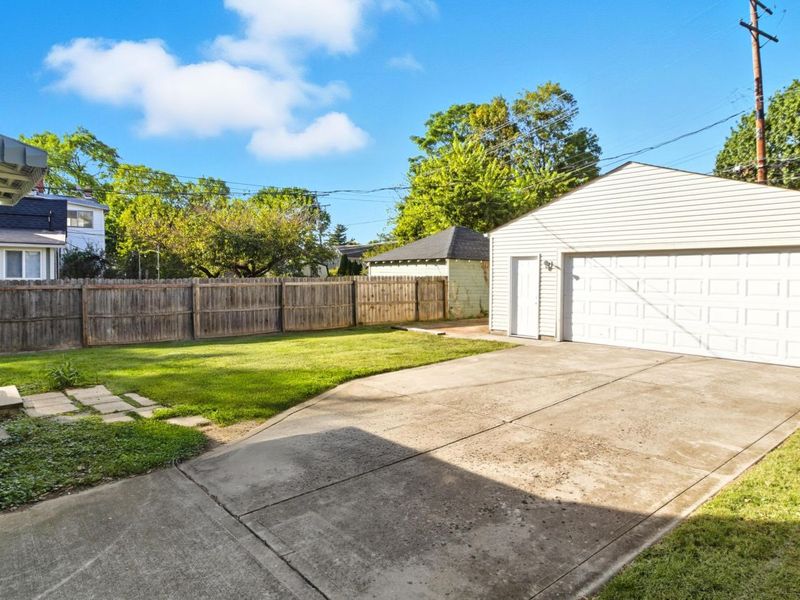 44 W Pacemont Road, Columbus, OH 43202 Photo 26