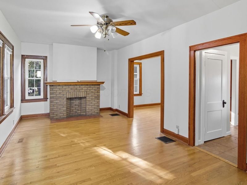 44 W Pacemont Road, Columbus, OH 43202 Photo 3