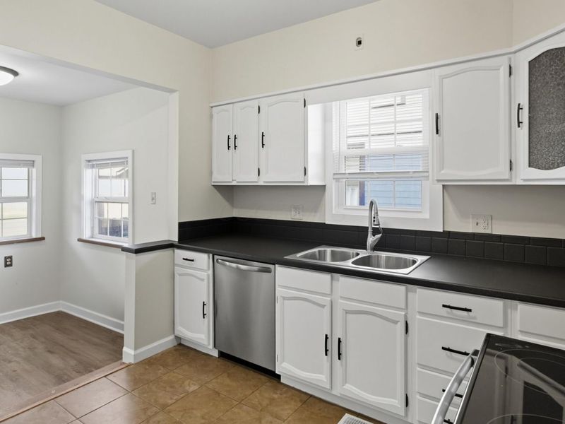 44 W Pacemont Road, Columbus, OH 43202 Photo 8