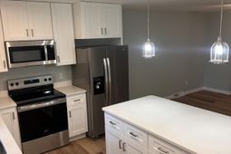 1038 Harbor View Road photo 4