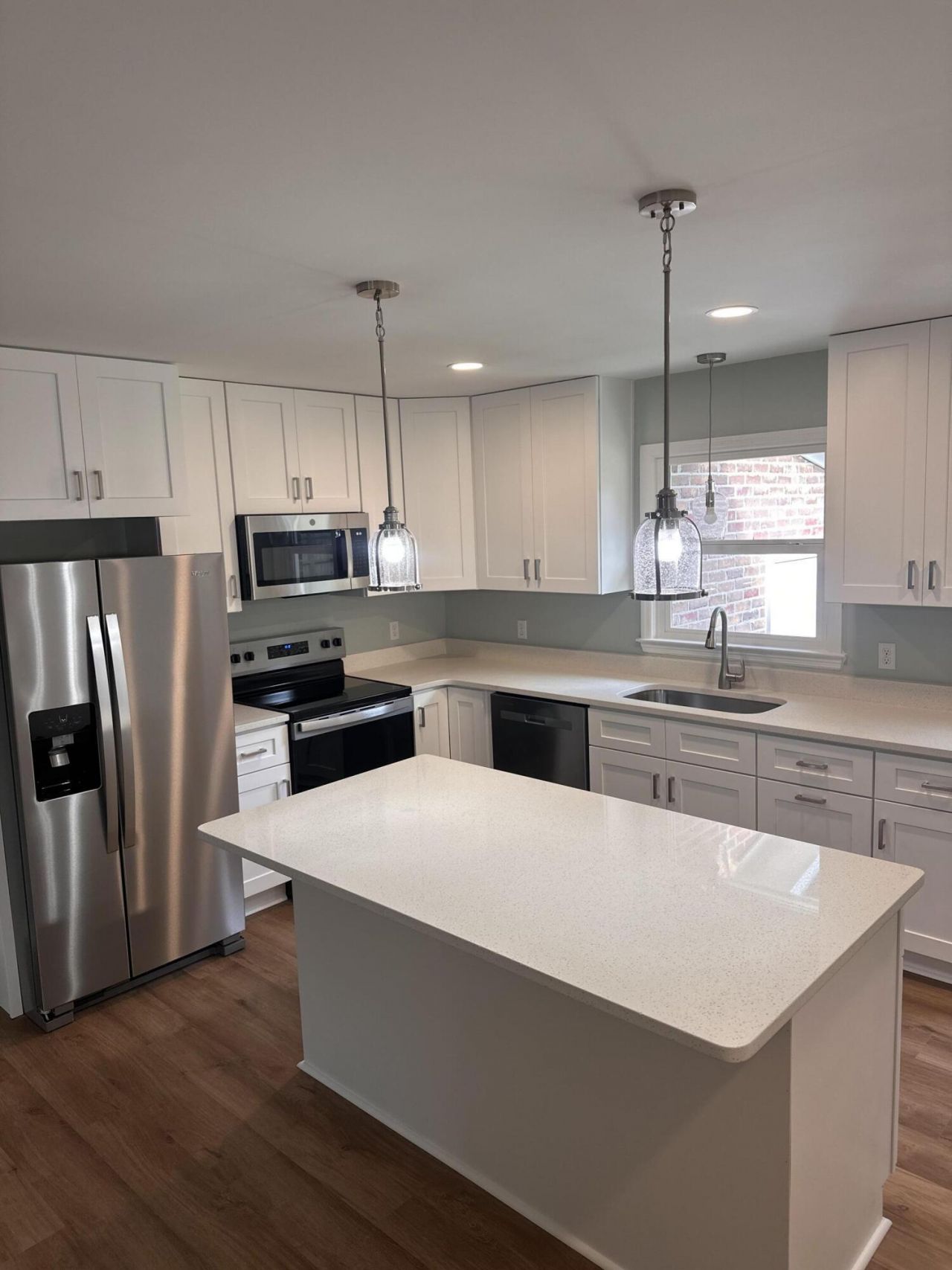 1038 Harbor View Road Photo 4