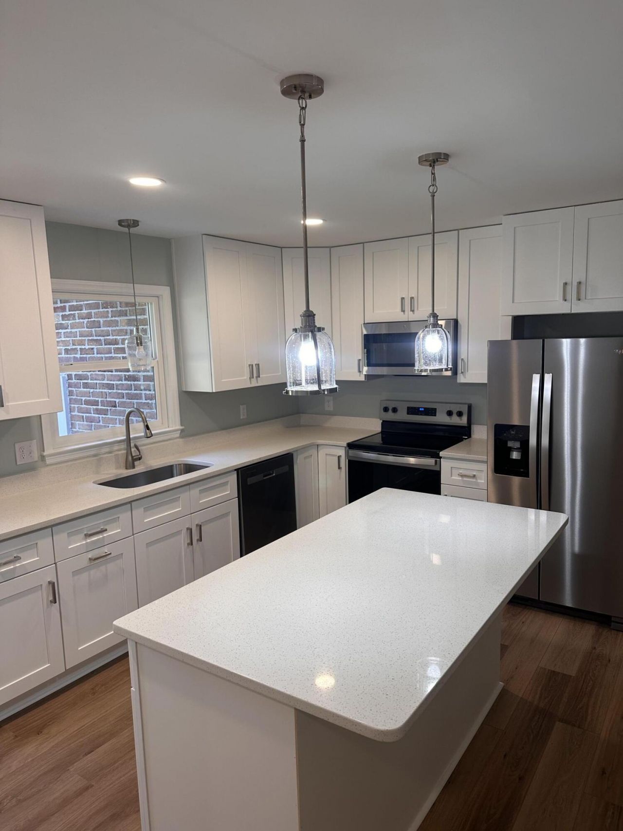 1038 Harbor View Road Photo 5