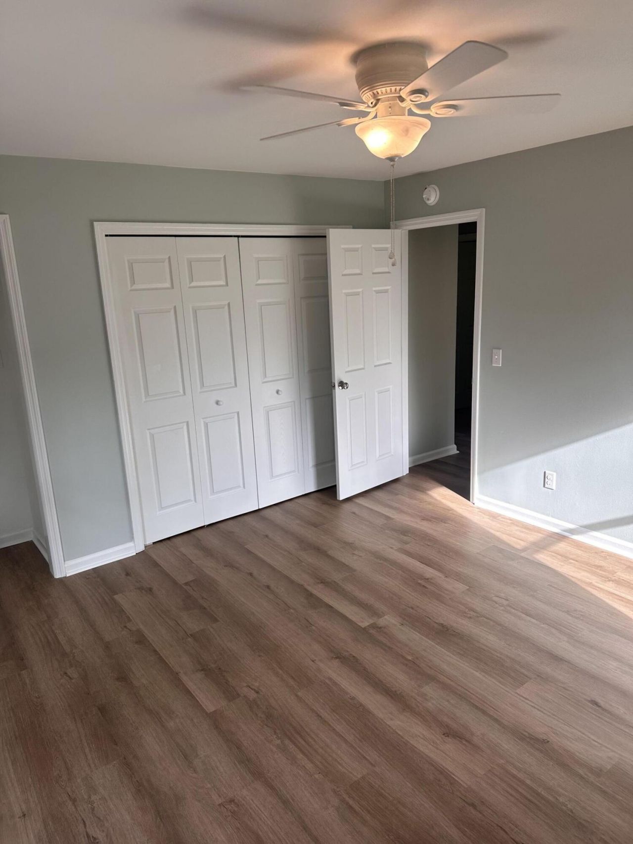 1038 Harbor View Road Photo 8