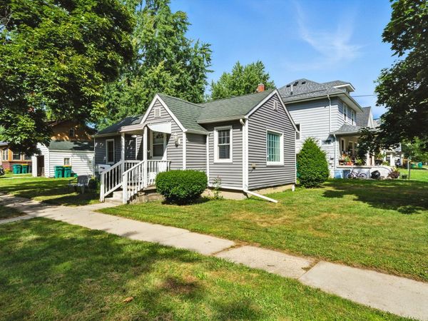 300 N Lenawee Street, Durand, MI 48429