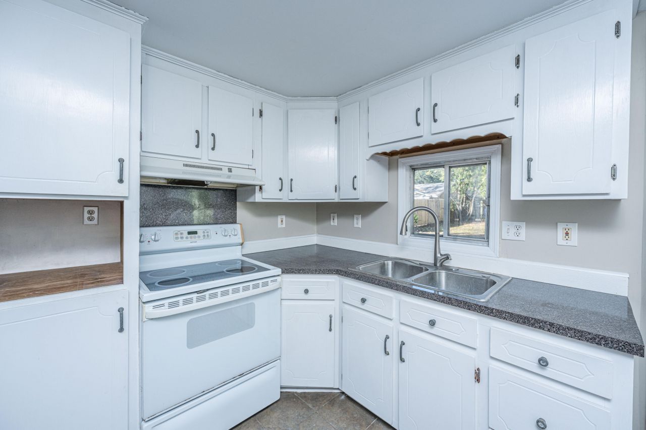 1610 Pinecrest Road Photo 21