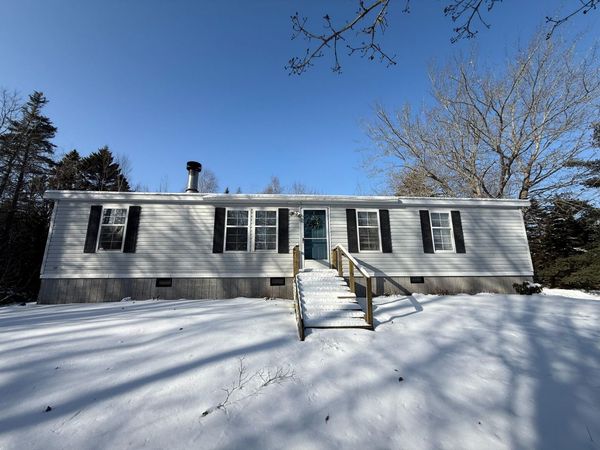 900 W Bay Road, Gouldsboro, ME 04607