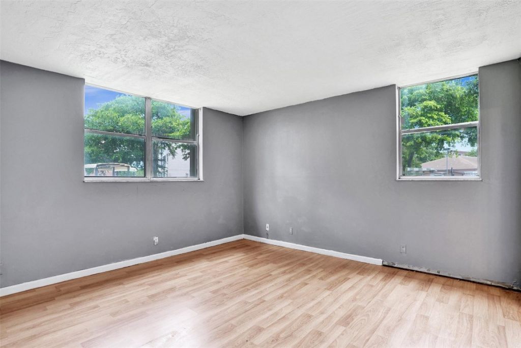 2801 Somerset Drive, Unit 101, Lauderdale Lakes, FL 33311 Photo