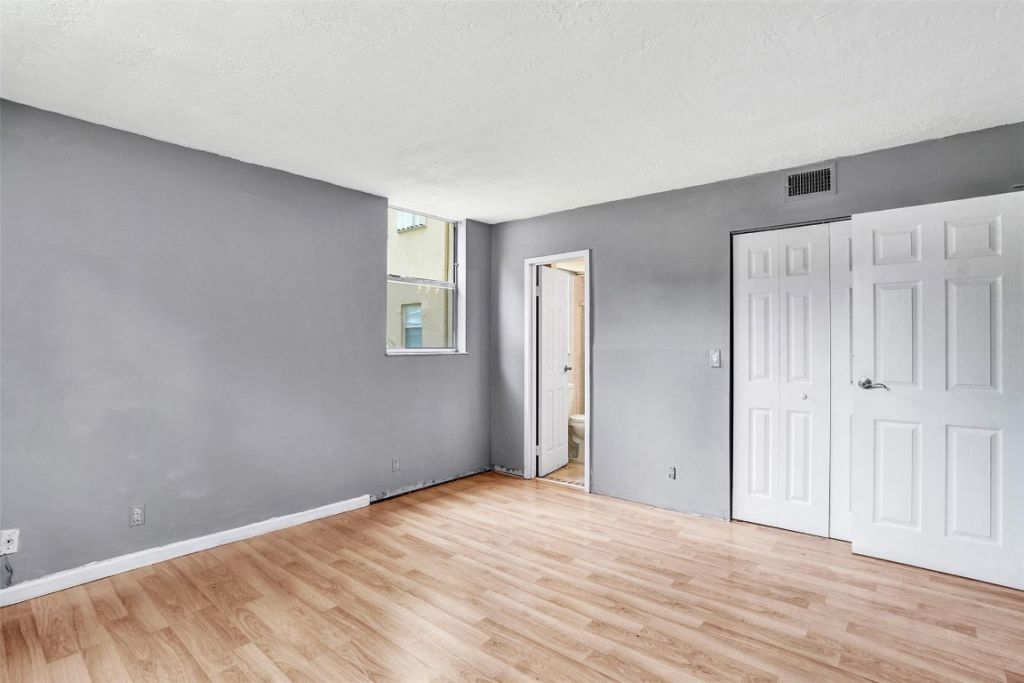 2801 Somerset Drive, Unit 101, Lauderdale Lakes, FL 33311 Photo