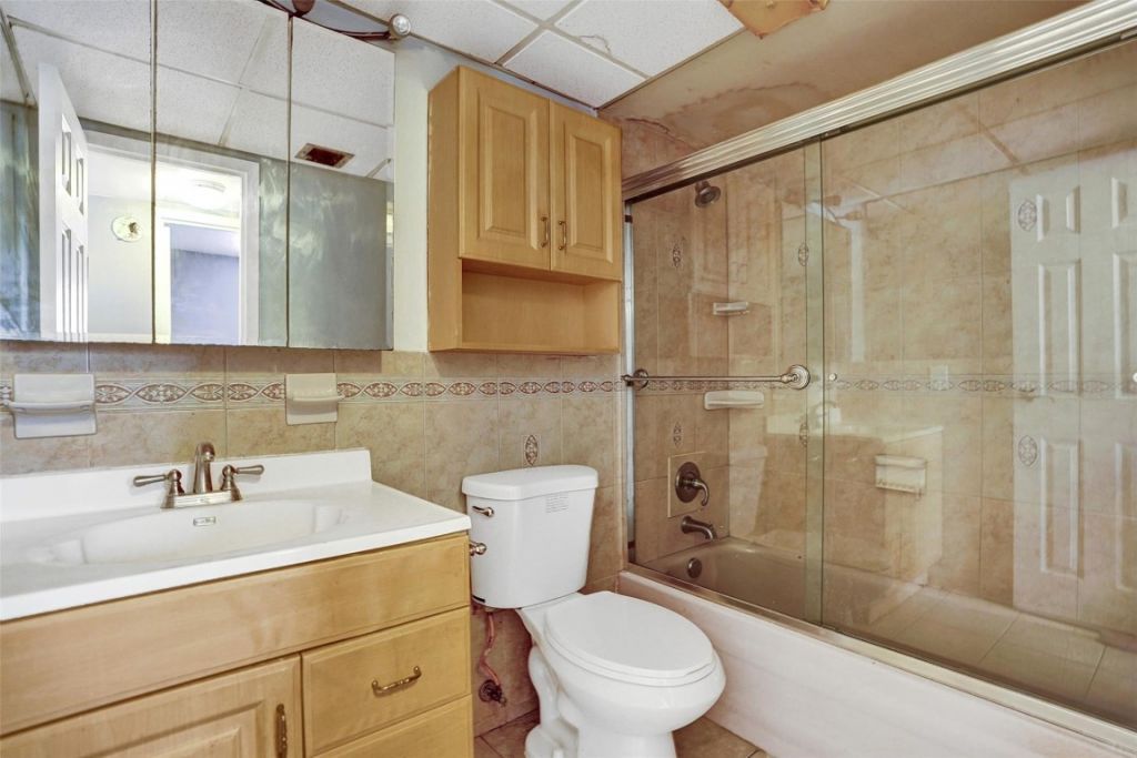 2801 Somerset Drive, Unit 101, Lauderdale Lakes, FL 33311 Photo