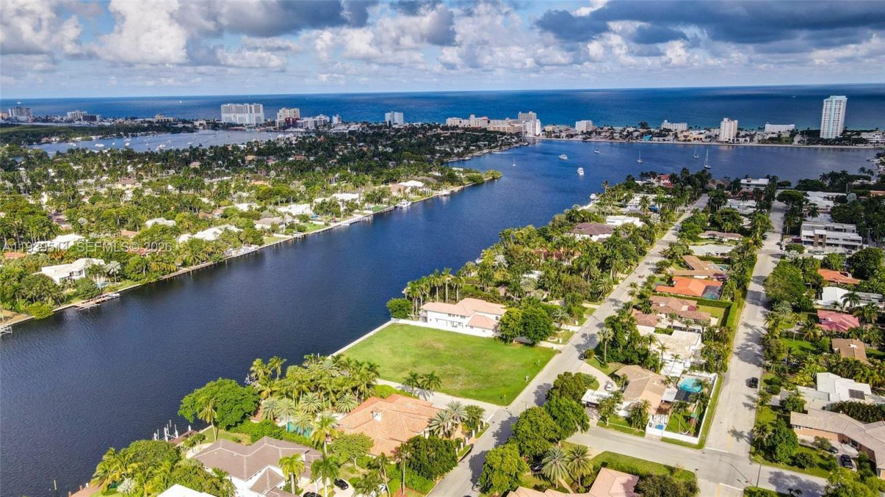 1051 S Southlake Dr, Hollywood, FL 33019 Photo