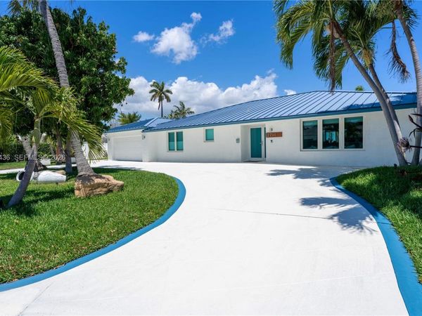 2711 NE 57th Ct, Fort Lauderdale, FL 33308