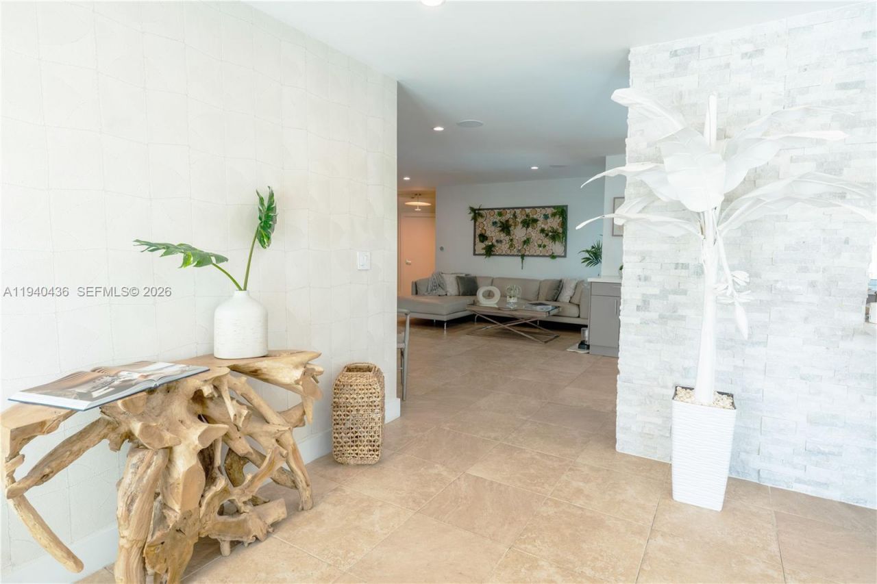 2711 NE 57th Ct, Fort Lauderdale, FL 33308 Photo