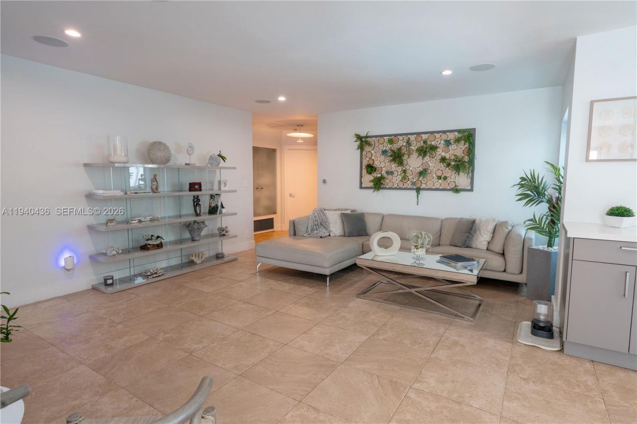 2711 NE 57th Ct, Fort Lauderdale, FL 33308 Photo