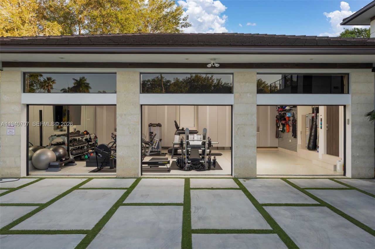 6850 SW 73rd Ct, Miami, FL 33143 Photo