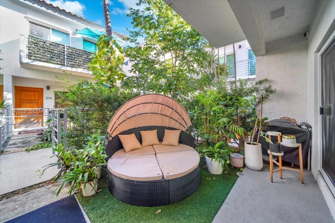 208 Jefferson Ave, Unit 113, Miami Beach, FL 33139 Photo