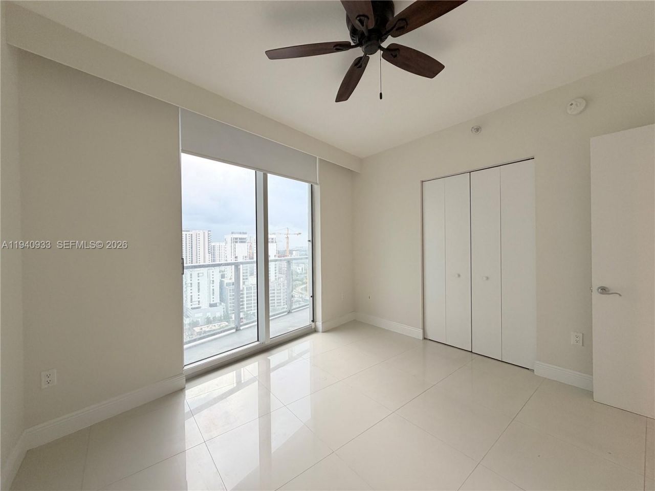 185 SW 7 St, Unit 2404, Miami, FL 33130 Photo