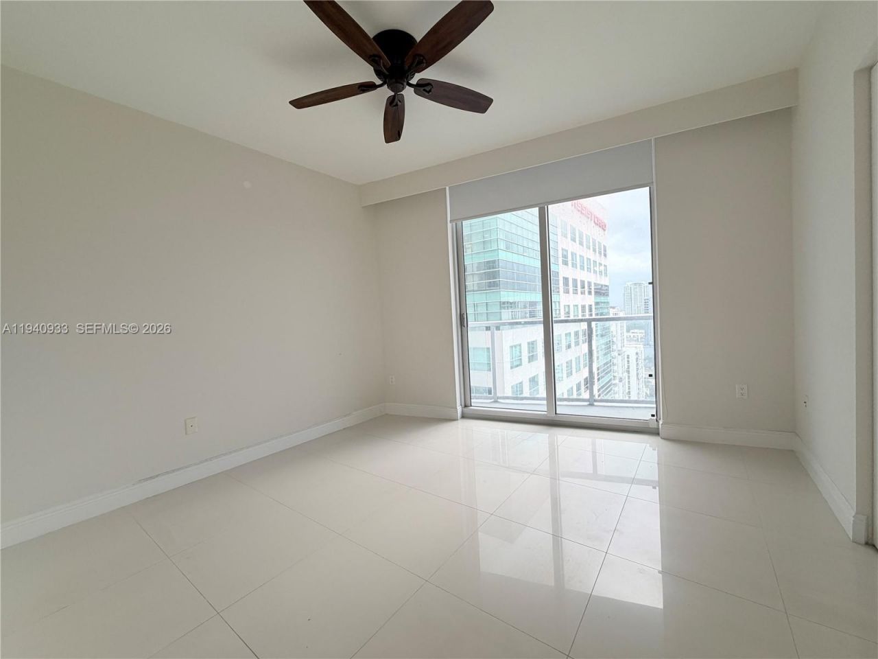 185 SW 7 St, Unit 2404, Miami, FL 33130 Photo