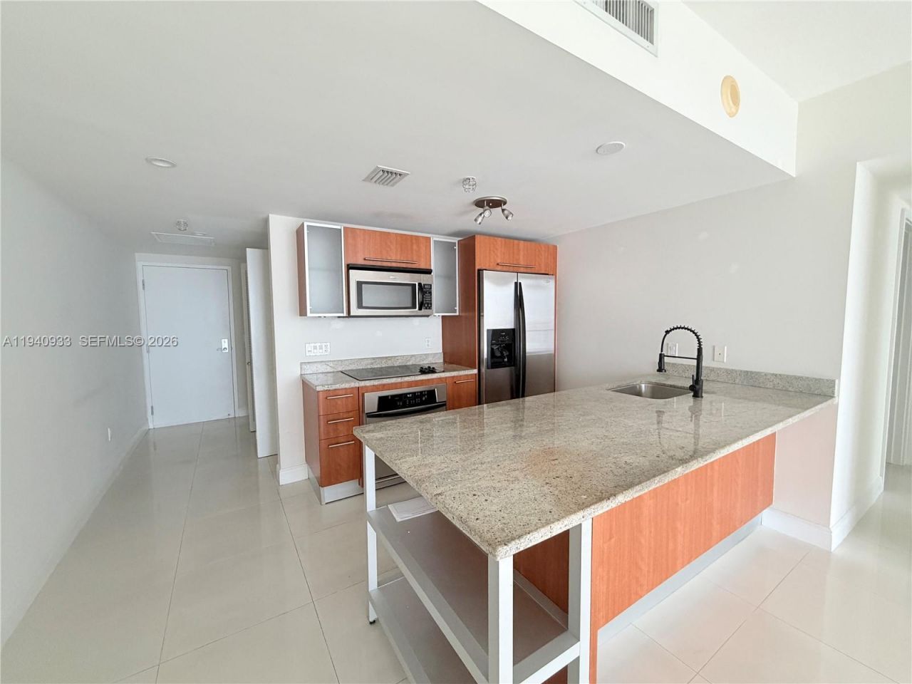 185 SW 7 St, Unit 2404, Miami, FL 33130 Photo