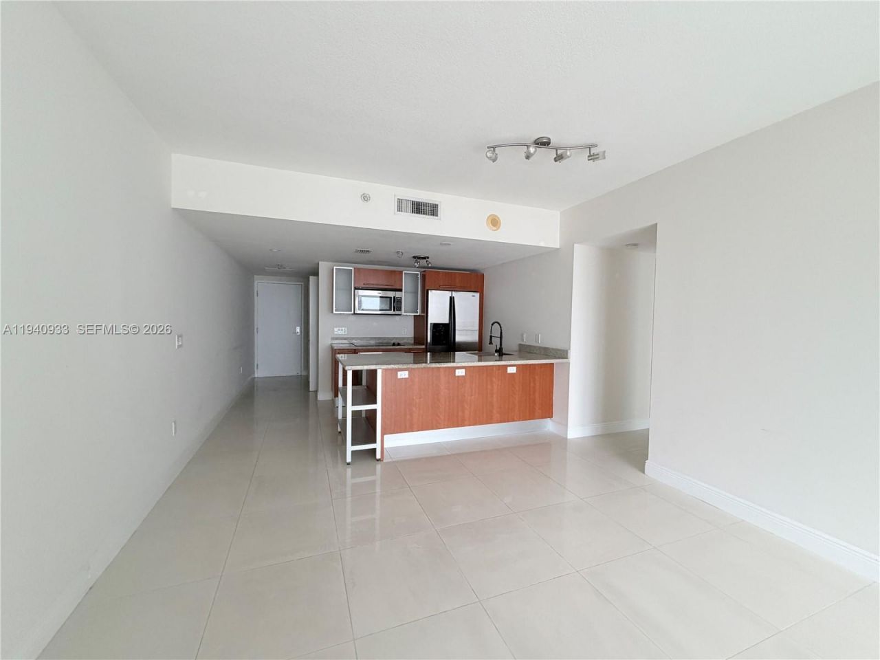 185 SW 7 St, Unit 2404, Miami, FL 33130 Photo