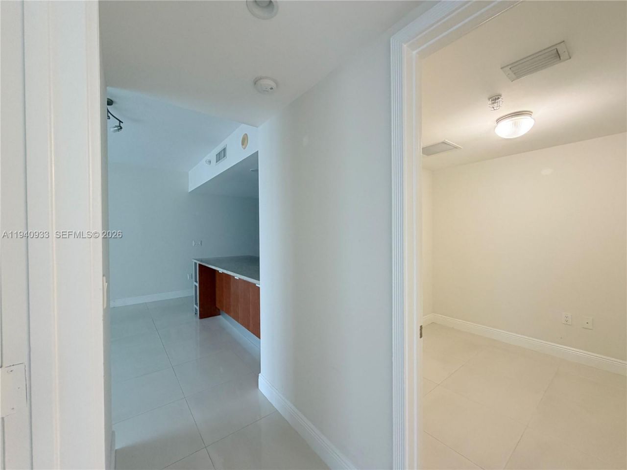 185 SW 7 St, Unit 2404, Miami, FL 33130 Photo