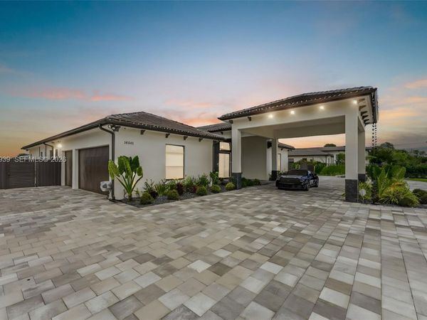 18261 SW 224th St, Miami, FL 33170