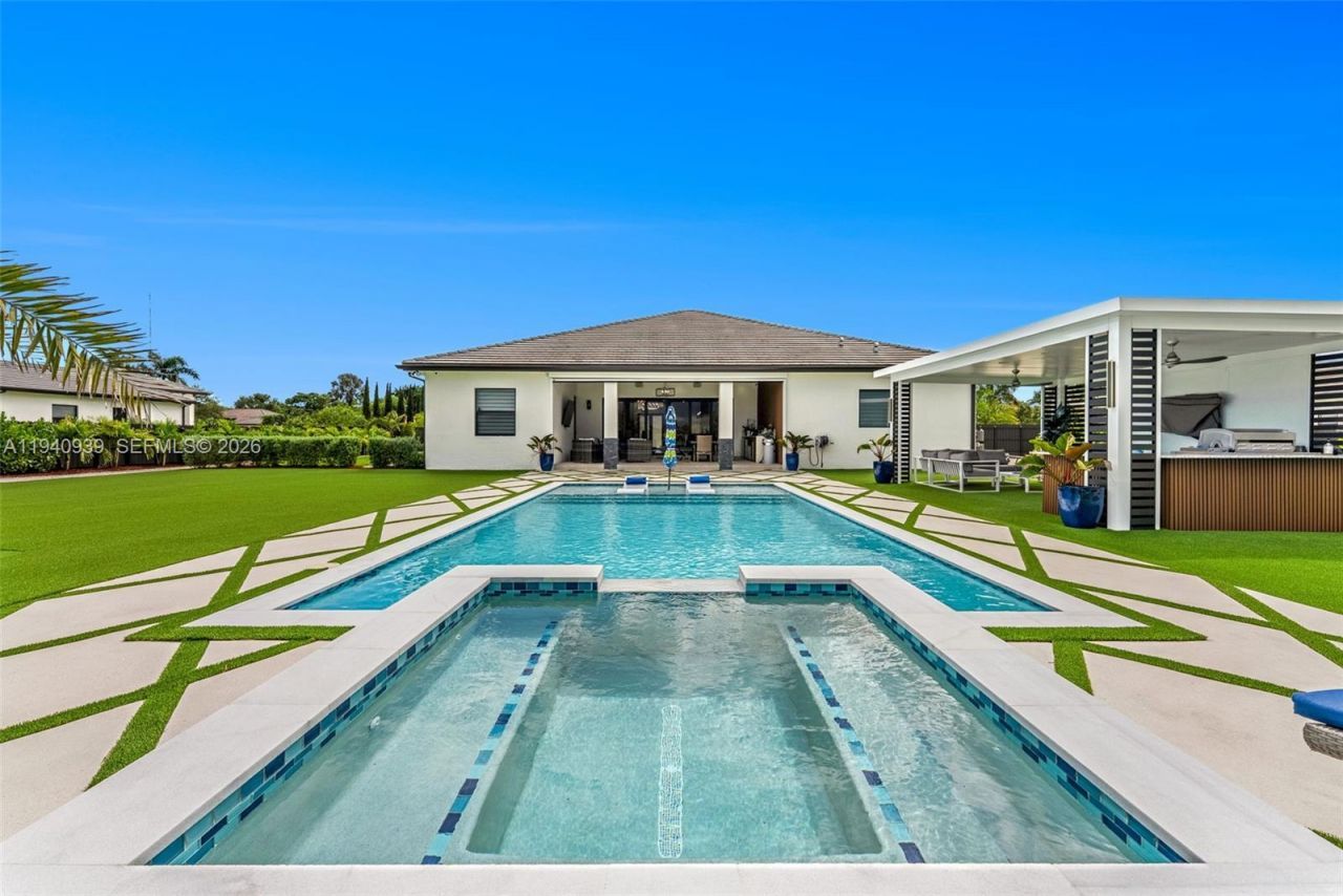 18261 SW 224th St, Miami, FL 33170 Photo