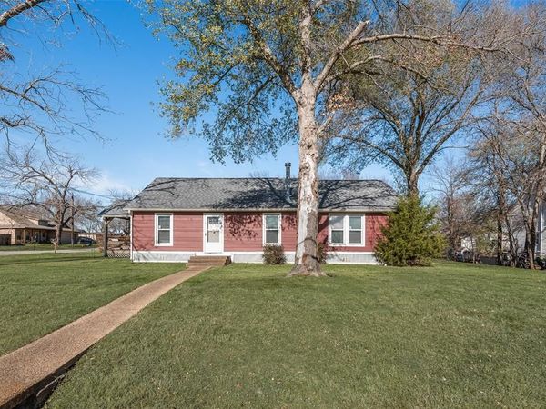 106 W 2nd North Street, Kaufman, TX 75142