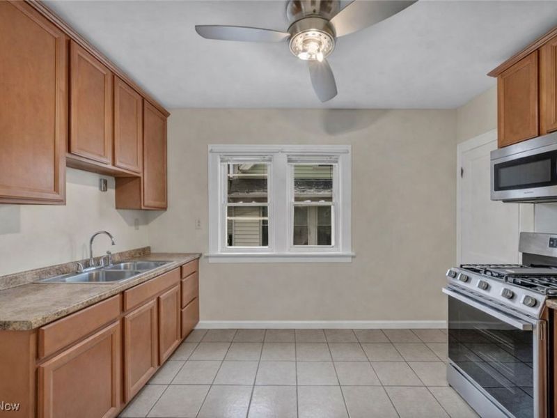 4633 Bader Avenue, Cleveland, OH 44109 Photo 10