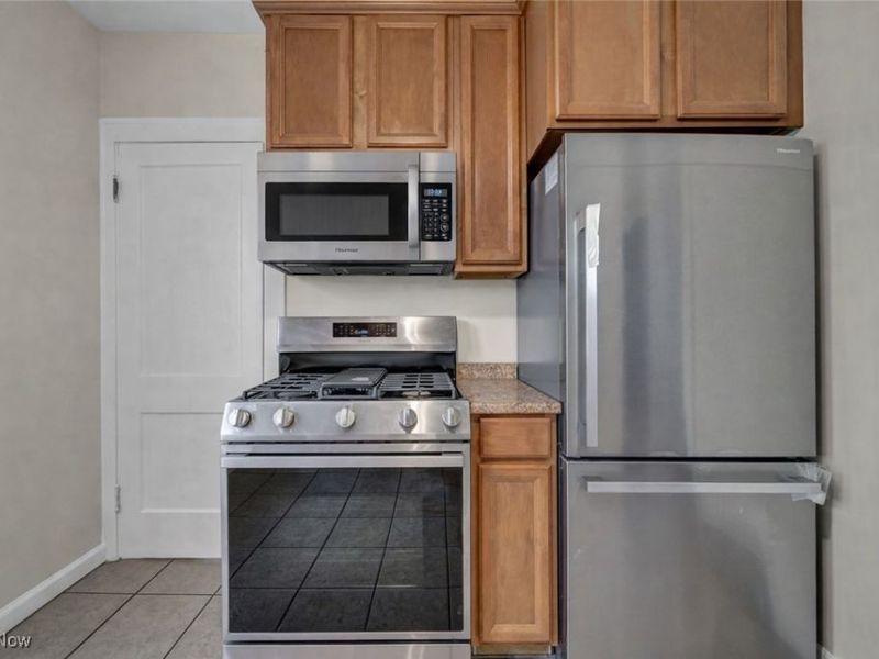 4633 Bader Avenue, Cleveland, OH 44109 Photo 11