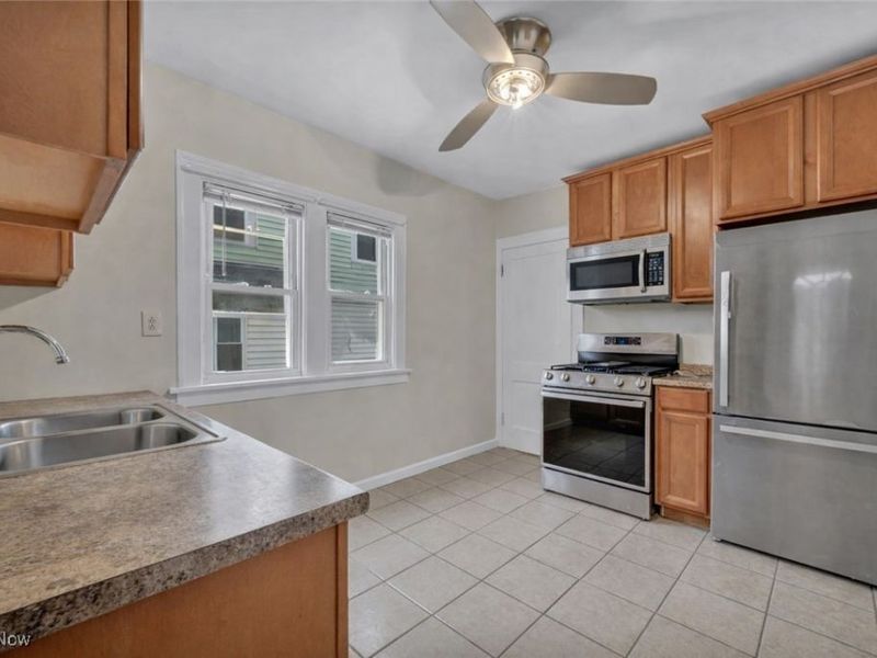 4633 Bader Avenue, Cleveland, OH 44109 Photo 12