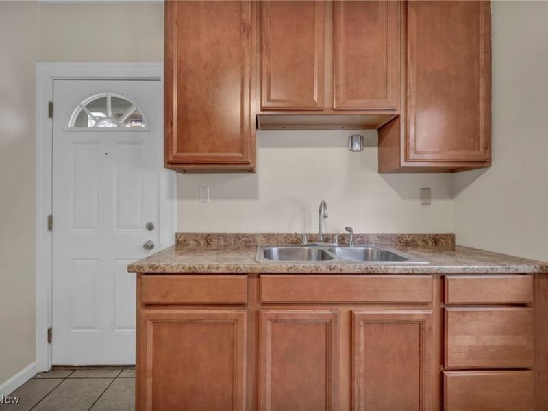 4633 Bader Avenue, Cleveland, OH 44109 Photo 13