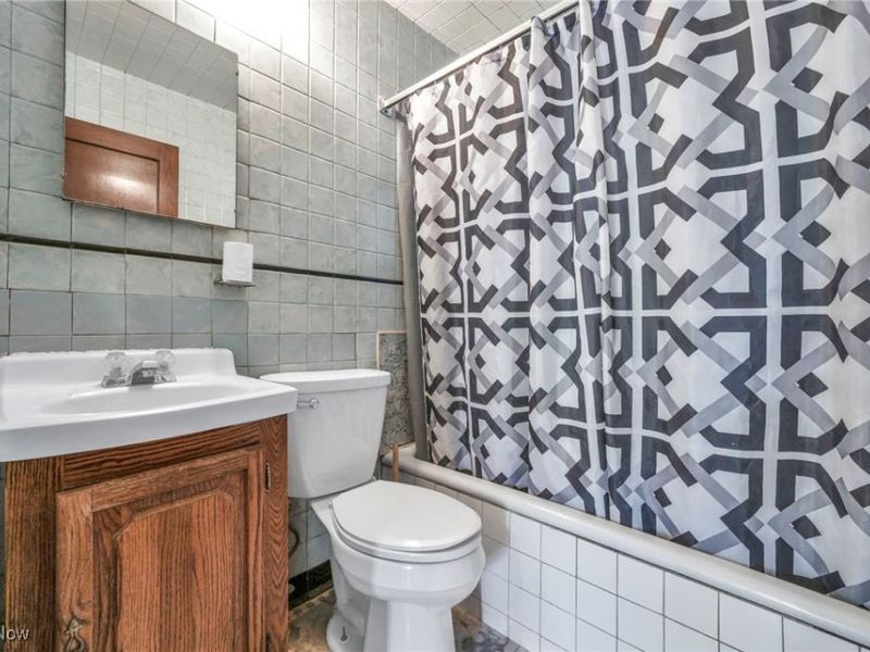 4633 Bader Avenue, Cleveland, OH 44109 Photo 14