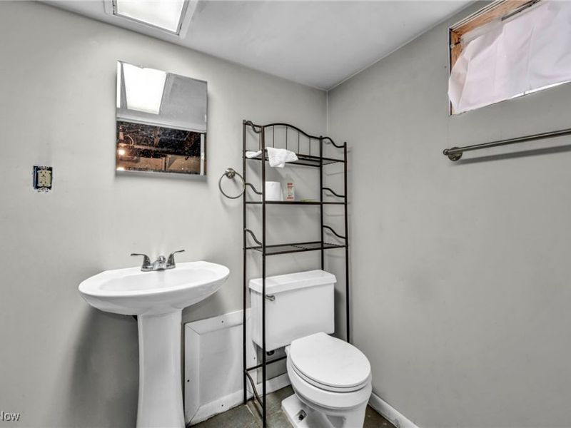 4633 Bader Avenue, Cleveland, OH 44109 Photo 25