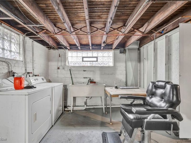 4633 Bader Avenue, Cleveland, OH 44109 Photo 27