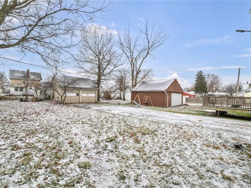 4633 Bader Avenue, Cleveland, OH 44109 Photo 32