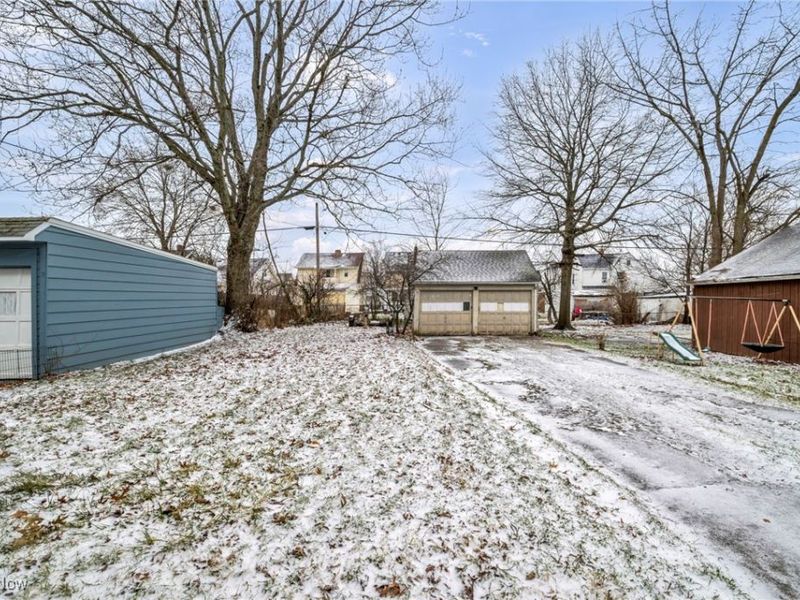 4633 Bader Avenue, Cleveland, OH 44109 Photo 33