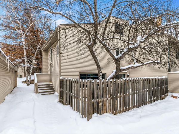 5527 E Bavarian Pass, Fridley, MN 55432