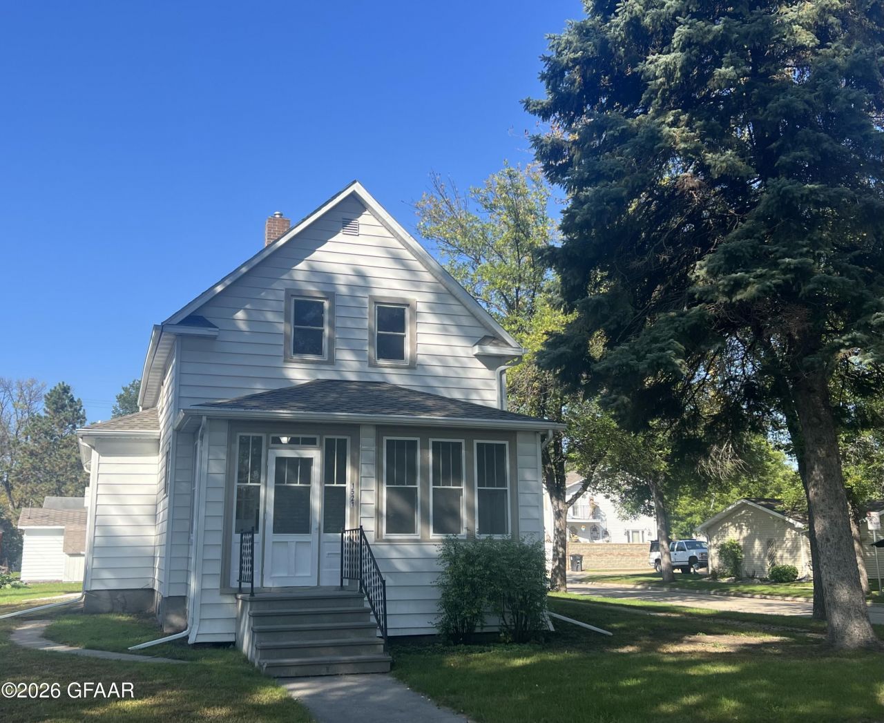 1521 N 3rd Street, Grand Forks, ND 58203 Main Photo