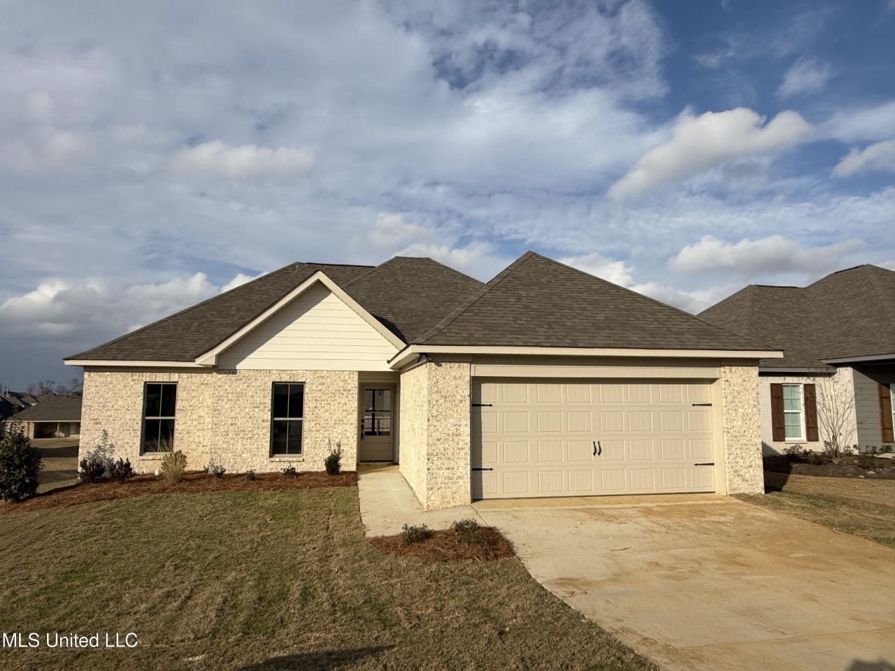 352 Willow Way, Canton, MS 39046 Main Photo